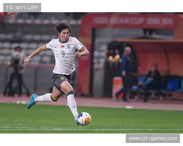 西布朗青训新星闪耀赛场，未来之星崭露头角