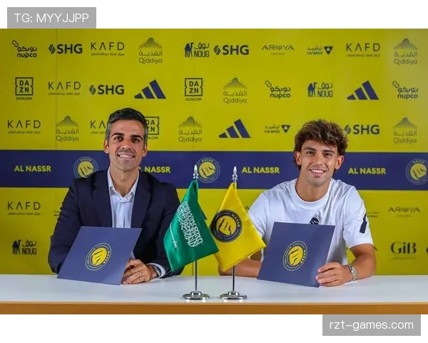 年轻天才球员以创纪录转会费加盟豪门，引爆足坛转会市场