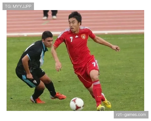 新晋足球队徽发布,团结与激情设计引爆球迷热议 新晋足球队徽发布,团结与激情设计引爆球迷热议