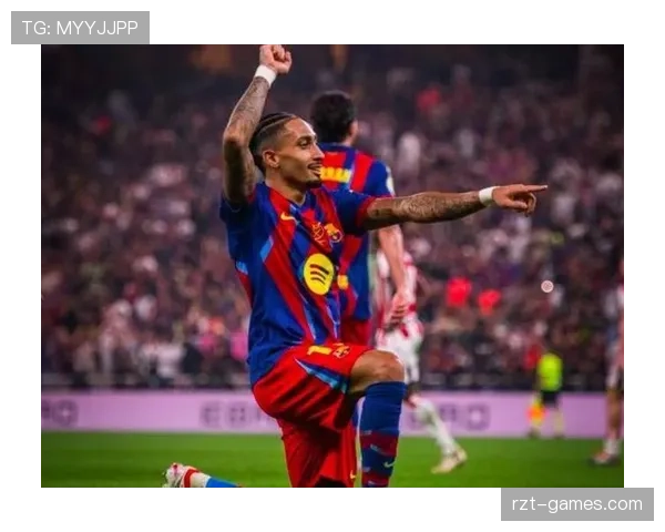 拉菲尼亚以卓越领导力提振全队士气,全力迎战新赛季挑战 拉菲尼亚以卓越领导力提振全队士气,全力迎战新赛季挑战