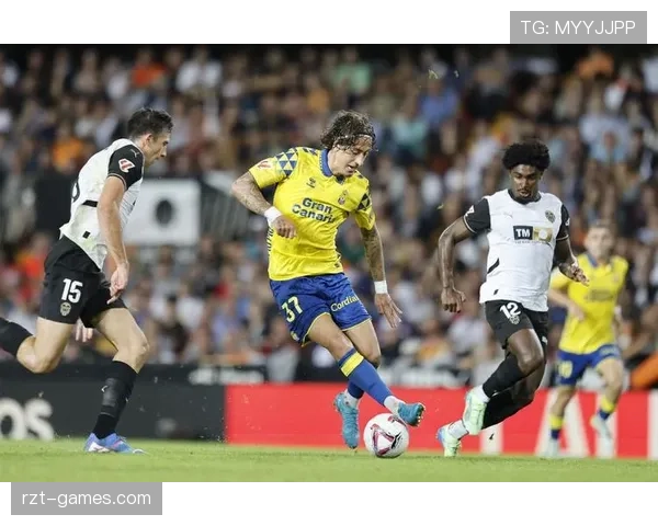 拉斯帕尔马斯新赛季状态回暖,力争重返西甲顶级行列 拉斯帕尔马斯新赛季状态回暖,力争重返西甲顶级行列